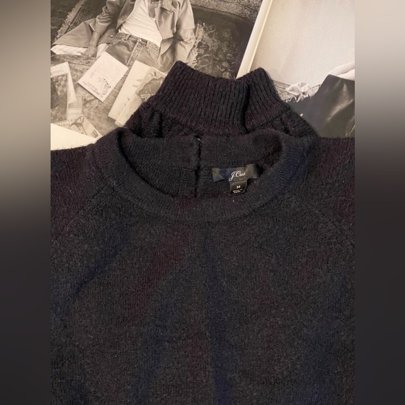 J Crew Crewneck Gathered Sweater In Black Size M - Picture 13 of 14